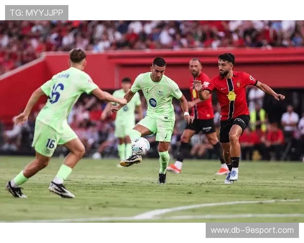 巴萨中场节制后转化为锋线连击